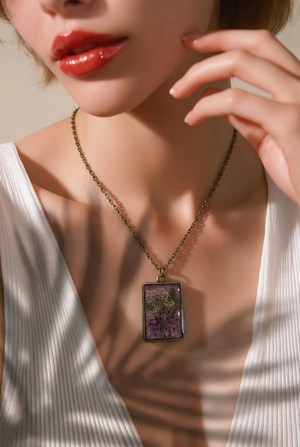 Purple & White Flower Lavender Resin Pendant Necklace – Handmade Floral Jewelry