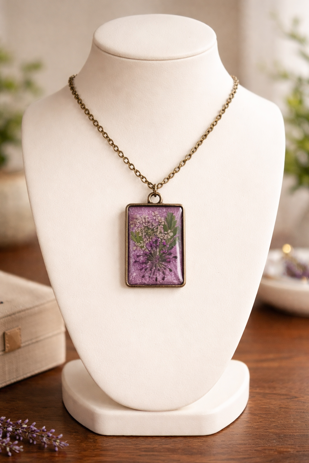 Purple & White Flower Lavender Resin Pendant Necklace – Handmade Floral Jewelry